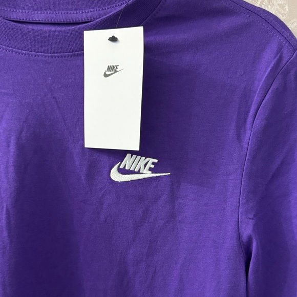 Nike Men's Short Sleeve Tee in Bold Purple - Picture 2 of 8